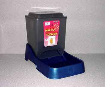 Van Ness Auto Feeder Large 10 Lb. {L+1}794611